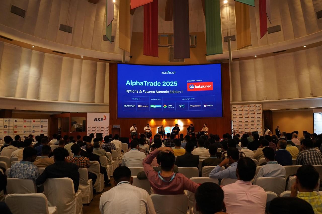 The Simple Trade speaking at a trading summit